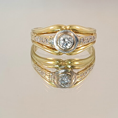 18ct Diamond and Gold Ring