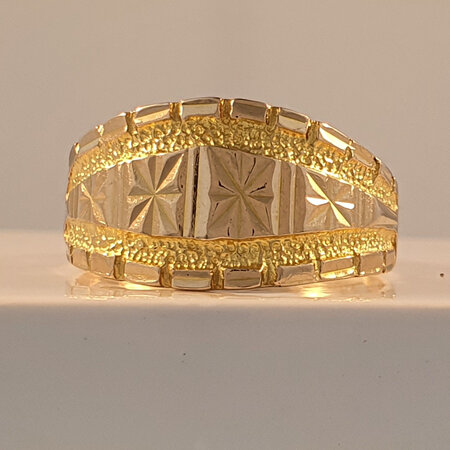 18ct Gold Band