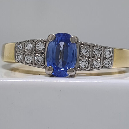 18ct Sapphire and Diamond Ring