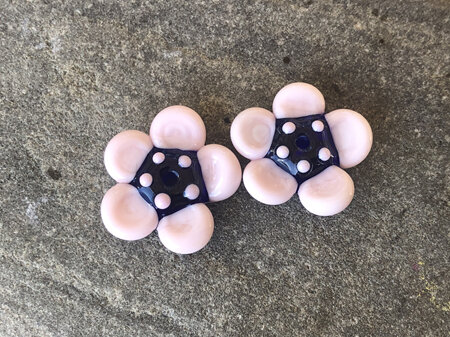 1x Handmade glass bead - 3D Flower - Pink