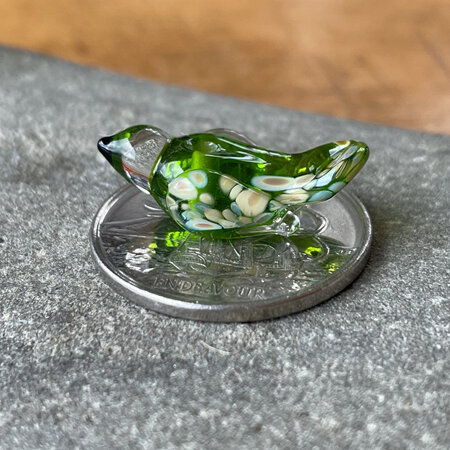 1x Handmade glass bead - bird - small - green grass