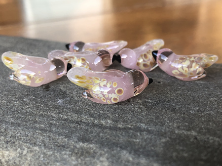 1x Handmade glass bead - bird - small - pink