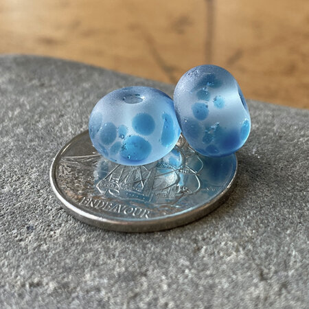 1x handmade glass bead - frit - Catalina blue [etched]