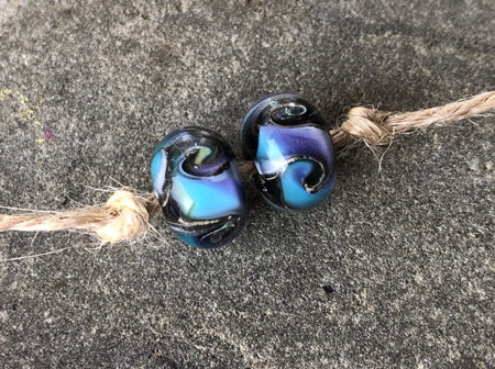 2x Handmade glass beads - cosmic swirl - Pale blue/purple