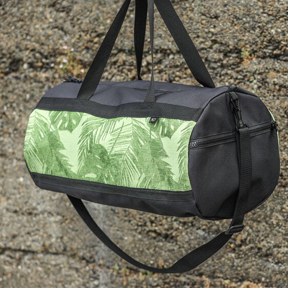 A gearbag perfect as a cabin bag for on the plane.  NZ made