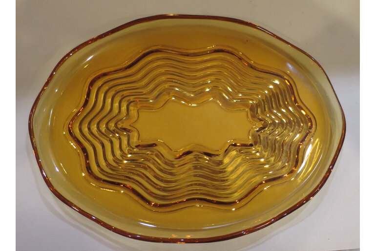 Amber glass plate