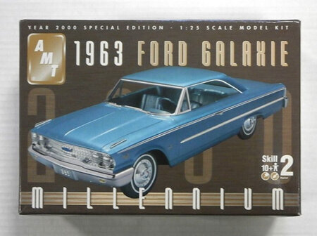 AMT 1/25 1963 Ford Galaxie (AMT30267)