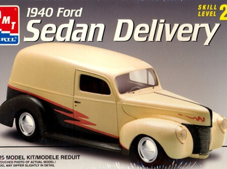 AMT 1/25 40 Ford Sedan Delivery (AMT8215)