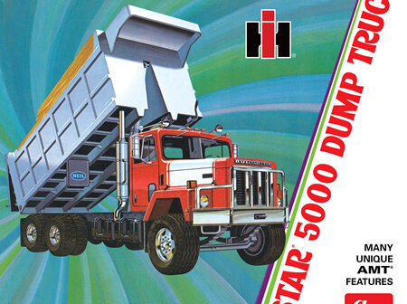 AMT 1/25 International Paystar 5000 Dump Truck (AMT1381)