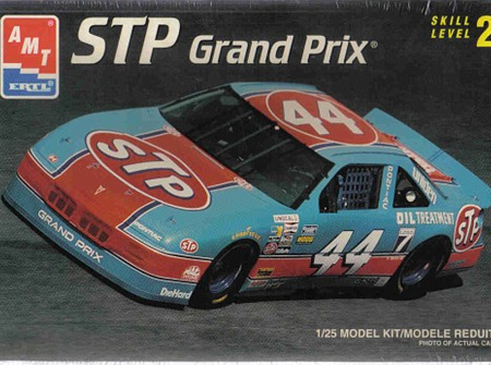 AMT 1/25 STP Pontiac Grand Prix