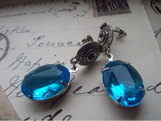 Aqua oval rhinestone earrings in silver
