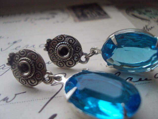 Aqua oval rhinestone earrings in silver