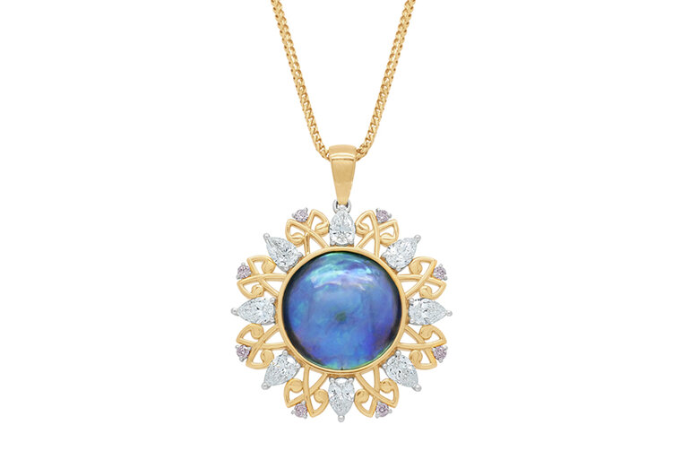 Arapaua pearl, internally flawless diamond, pink argyle diamond, 18ct pendant