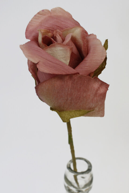 #artificialflowers #fakeflowers #decorflowers #fauxflowers#rose#bud#pink#