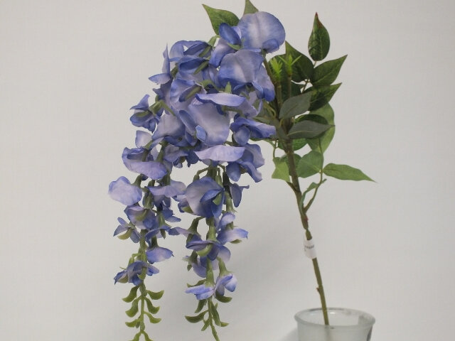 #artificialflowers #fakeflowers #decorflowers #fauxflowers#wisteria#blue#silk