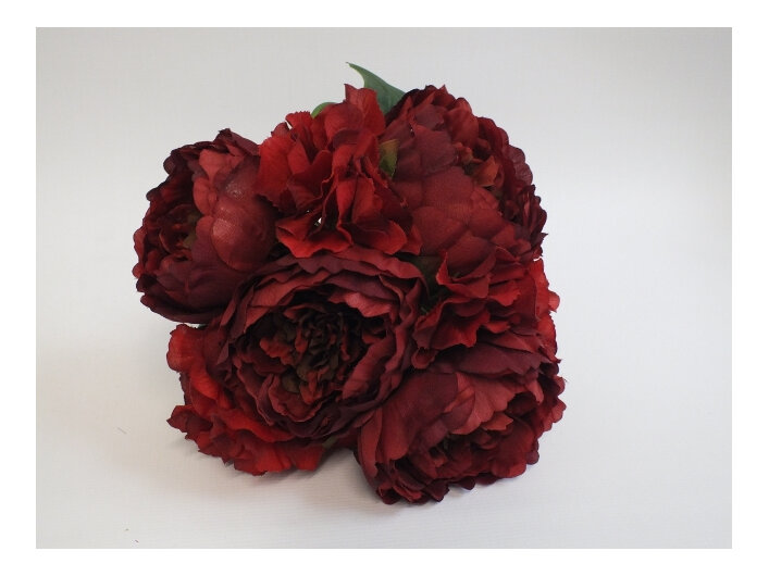 #artificialflowers #fakeflowers #decorflowers #fauxflowers#red#silk#posy