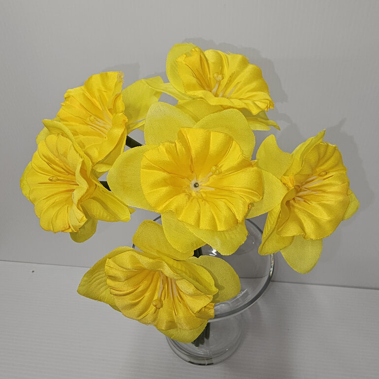 #artificialflowers#fakeflowers#decorflowers#fauxflower#stem#daffodil#yellow