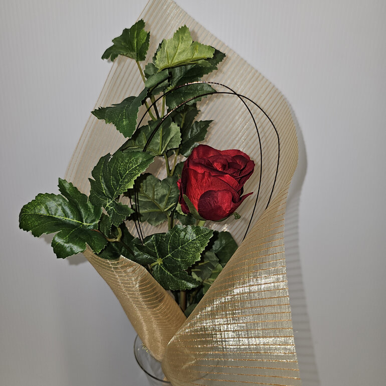 #artificialflowers#fakeflowers#decorflowers#fauxflower#red#assor#valentines#vase