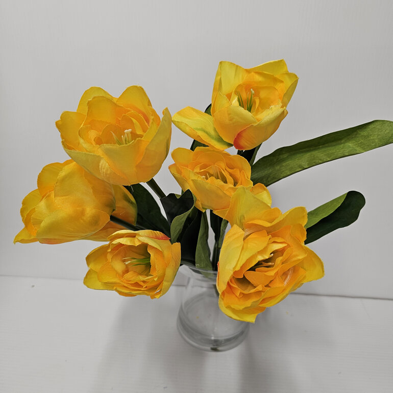#artificialflowers#fakeflowers#decorflowers#fauxflower#posy#tulip#yellow