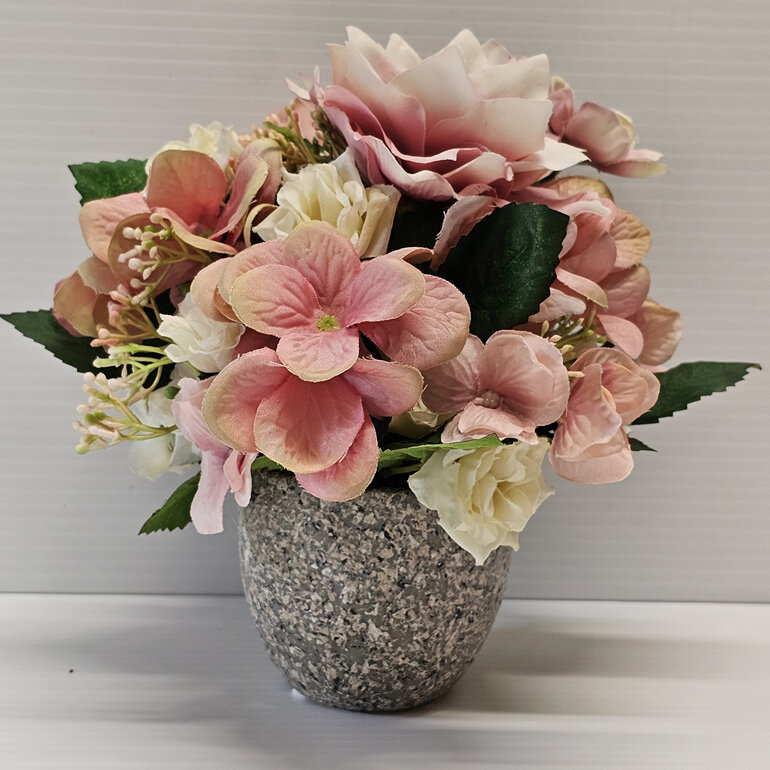 #artificialflowers#fakeflowers#decorflowers#fauxflower#arrangement#small#pinks