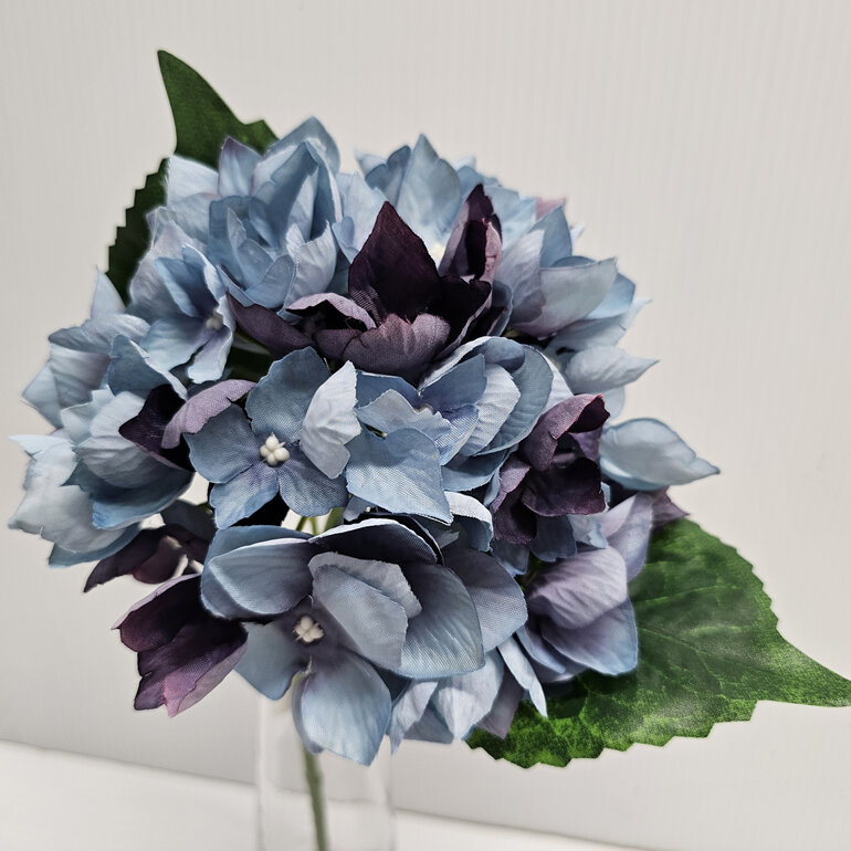 #artificialflowers#fakeflowers#decorflowers#fauxflowers#stem#hydrangea#blue