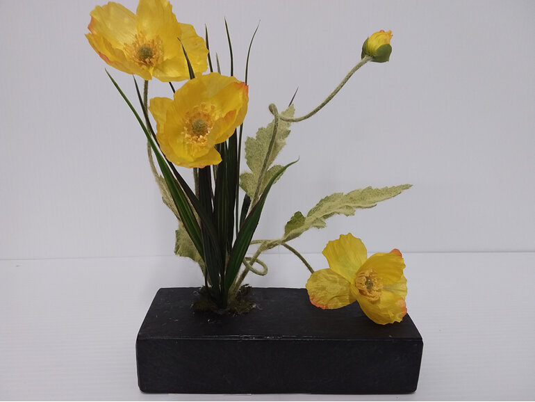 #artificialflowers#fakeflowers#decorflowers#fauxflowers#arrangement#yellow#poppy