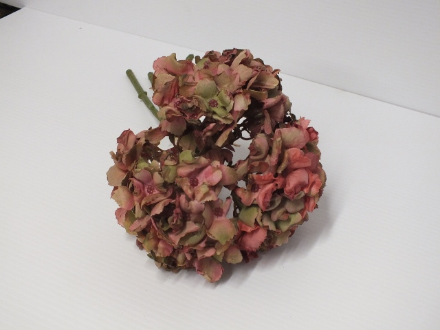 #artificialflowers#fakeflowers#decorflowers#fauxflowers#dried#hydrangea#posy#pik