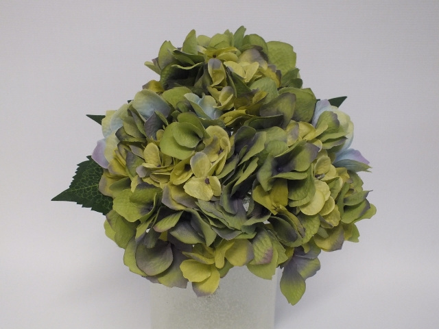 #artificialflowers#fakeflowers#decorflowers#fauxflowers#hydrangea#posy
