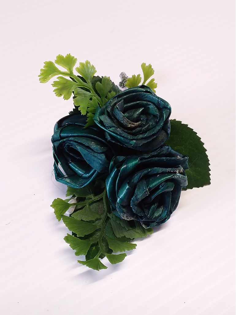 #artificialflowers#fakeflowers#decorflowers#fauxflowers#buttonhole#lady#pins