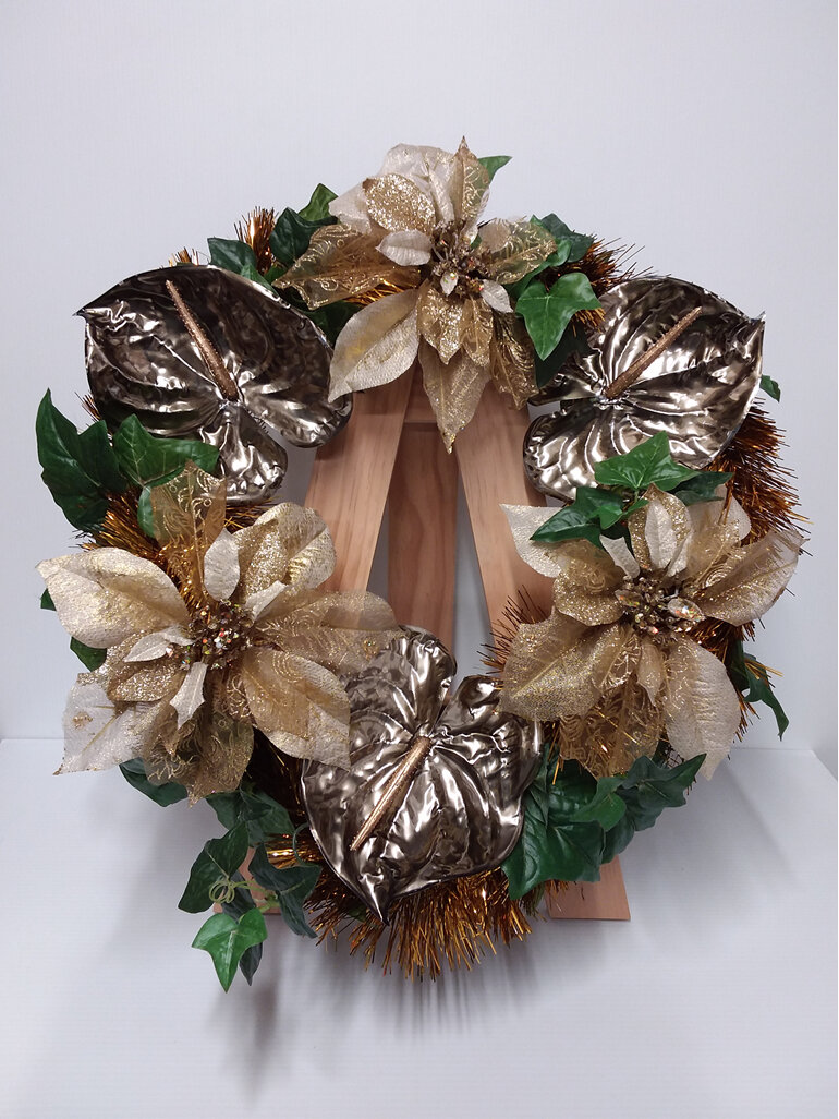 #artificialflowers#fakeflowers#decorflowers#fauxflowers#wreath#christmas#gold#si