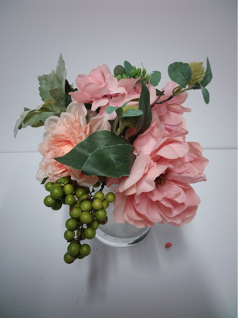 #artificialflowers#fakeflowers#decorflowers#fauxflower#posy#pinks#berries