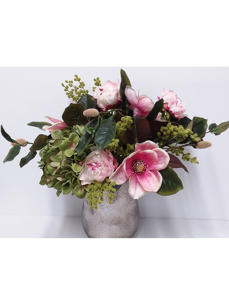 #artificialflowers#fakeflowers#decorflowers#fauxflowers#arrangement#pinks#steel