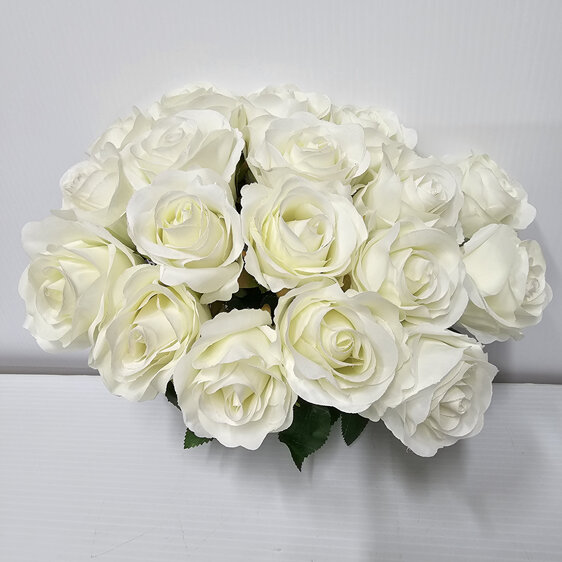 #artificialflowers#fakeflowers#decorflowers#fauxflower#posy#white#rose#bud#large