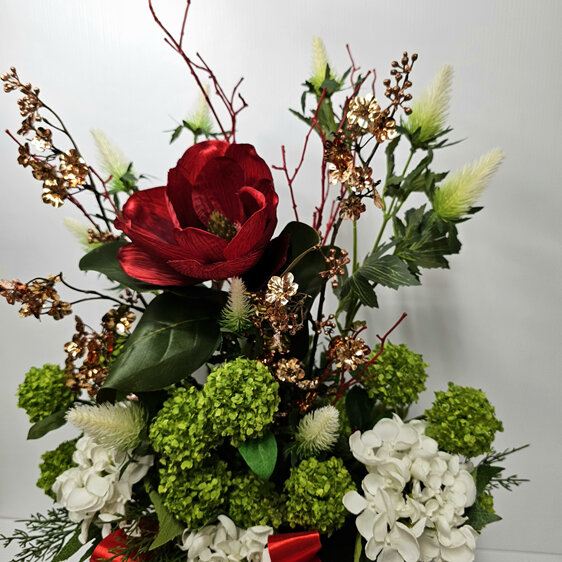 #artificialflowers#fakeflowers#decorflowers#fauxflower#red#white#green#christmas