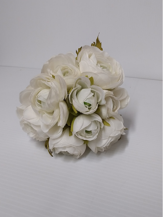 #artificialflowers#fakeflowers#decorflowers#fauxflowers#white#ranunculars