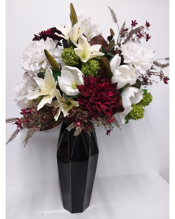 #artificialflowers#fakeflowers#decorflowers#fauxflowers#arrangement#red#white