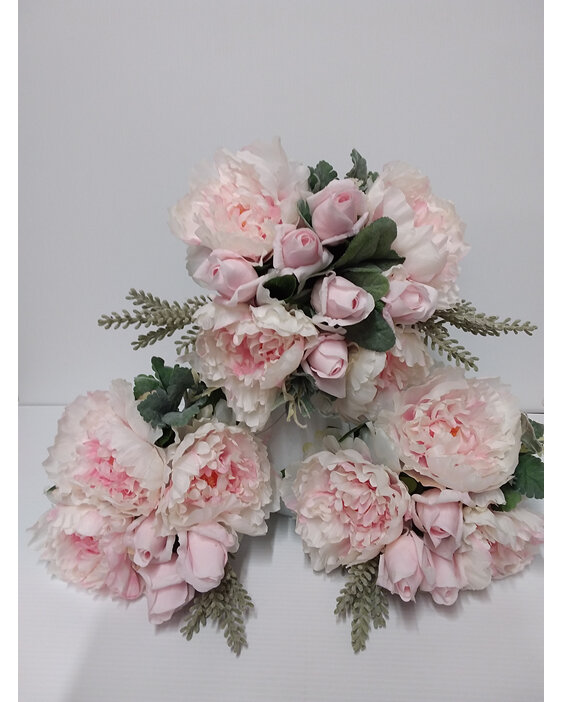 #artificialflowers#fakeflowers#decorflowers#fauxflowers#posy#prettypink#bridal