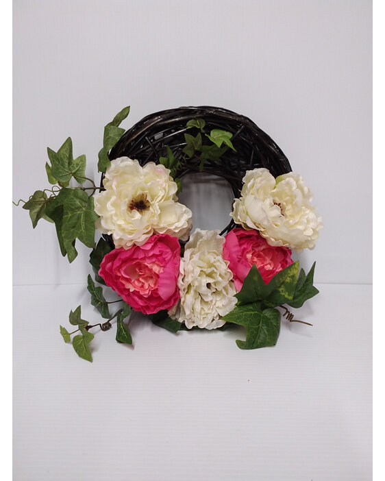 #artificialflowers#fakeflowers#decorflowers#fauxflowers#wreath#cane#pink#white