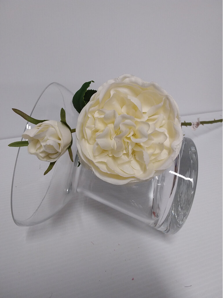 #artificialflowers#fakeflowers#decorflowers#fauxflower#stem#rose#white#cream#dav