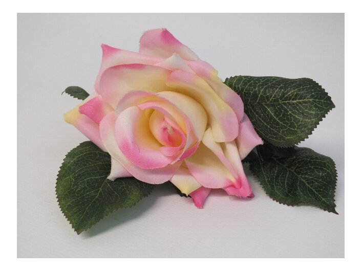 #artificialflowers#fakeflowers#decorflowers#fauxflowers#rose#pink