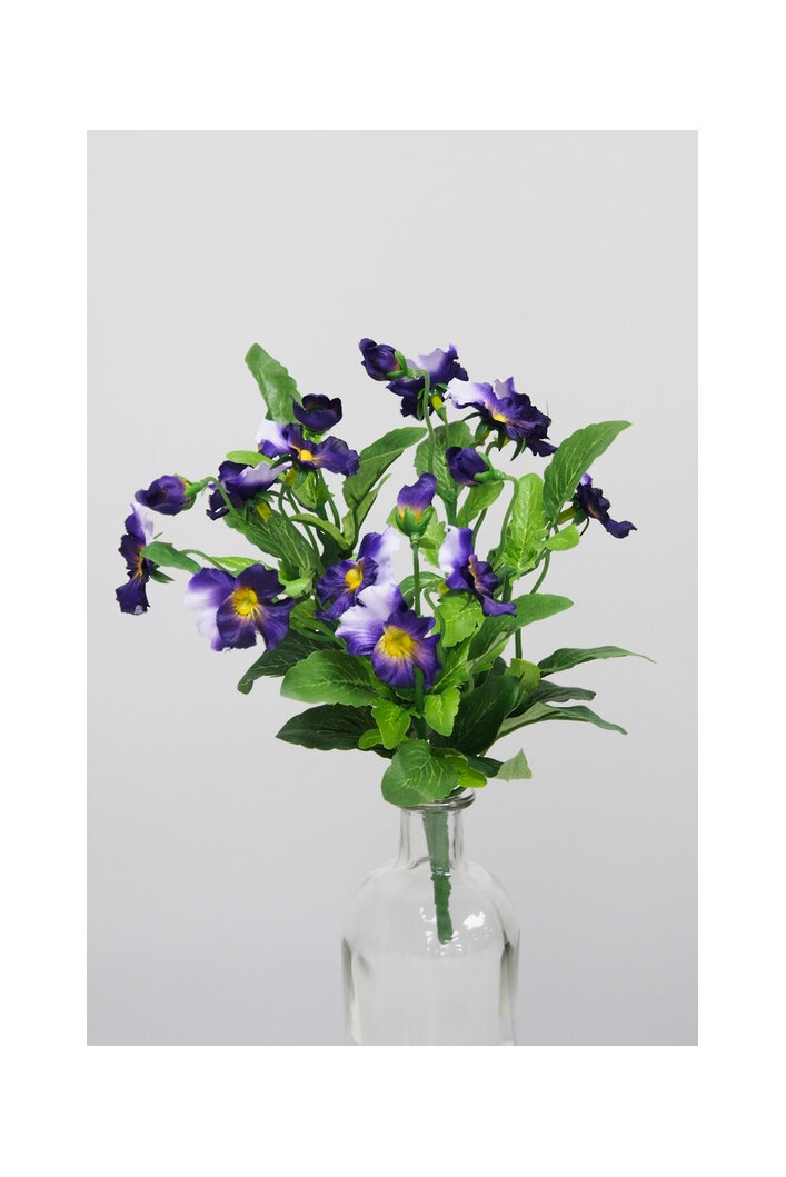 #artificialflowers#fakeflowers#decorflowers#fauxflowers#silk#pansyplant#purple