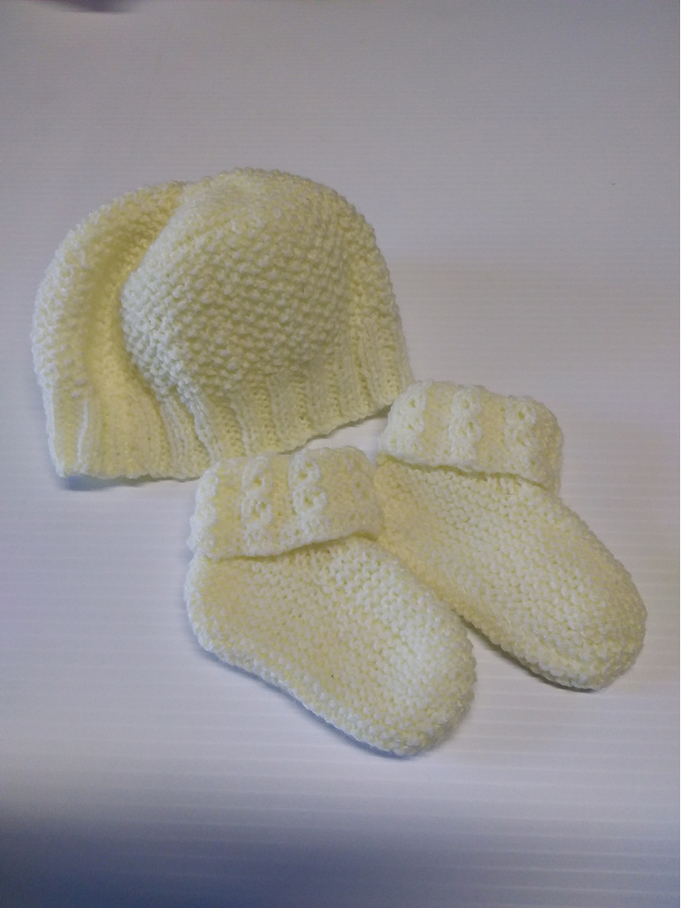 #baby#hand#knitted#lemon#hat#booties