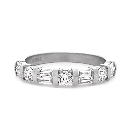 Baguette and Round Brilliant Diamond  Ring