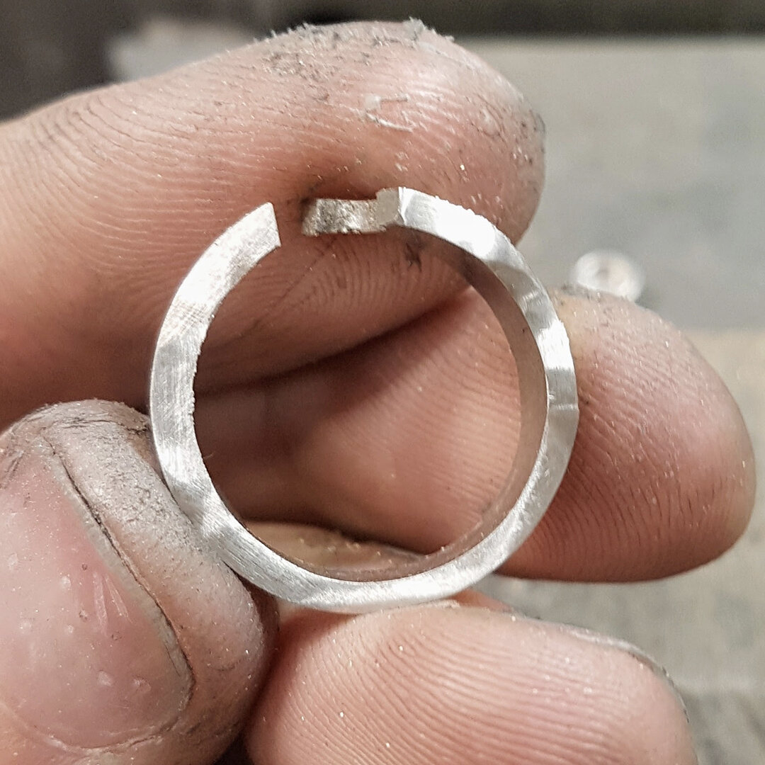 Platinum band ready for laser welding
