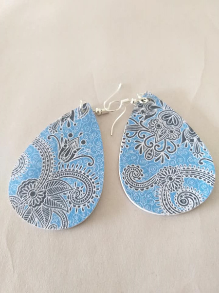 Bohemia Floral Design Tear Drop Faux Leather Earrings - Blue