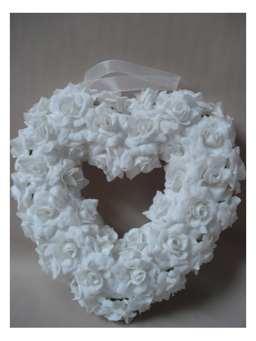#bridal#wedding#ceremony#floweredheart#roses#heart
