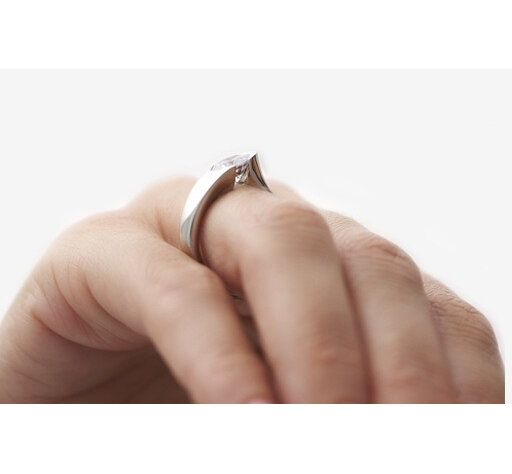 Brilliant Diamond Ring - Stellad on hand