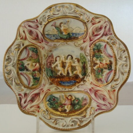 Capodimonte relief plate