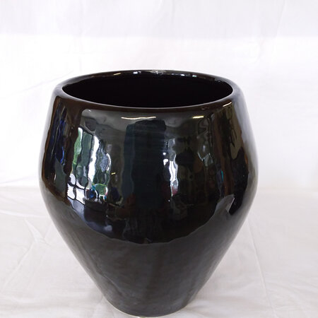 Ceramic black shaped container C3384