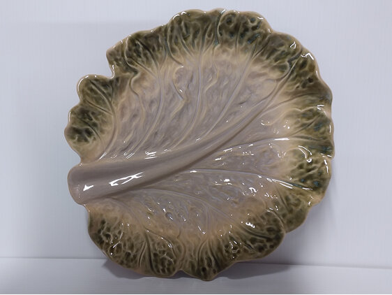 #ceramic#plate#green#cabbageleaf#leaf